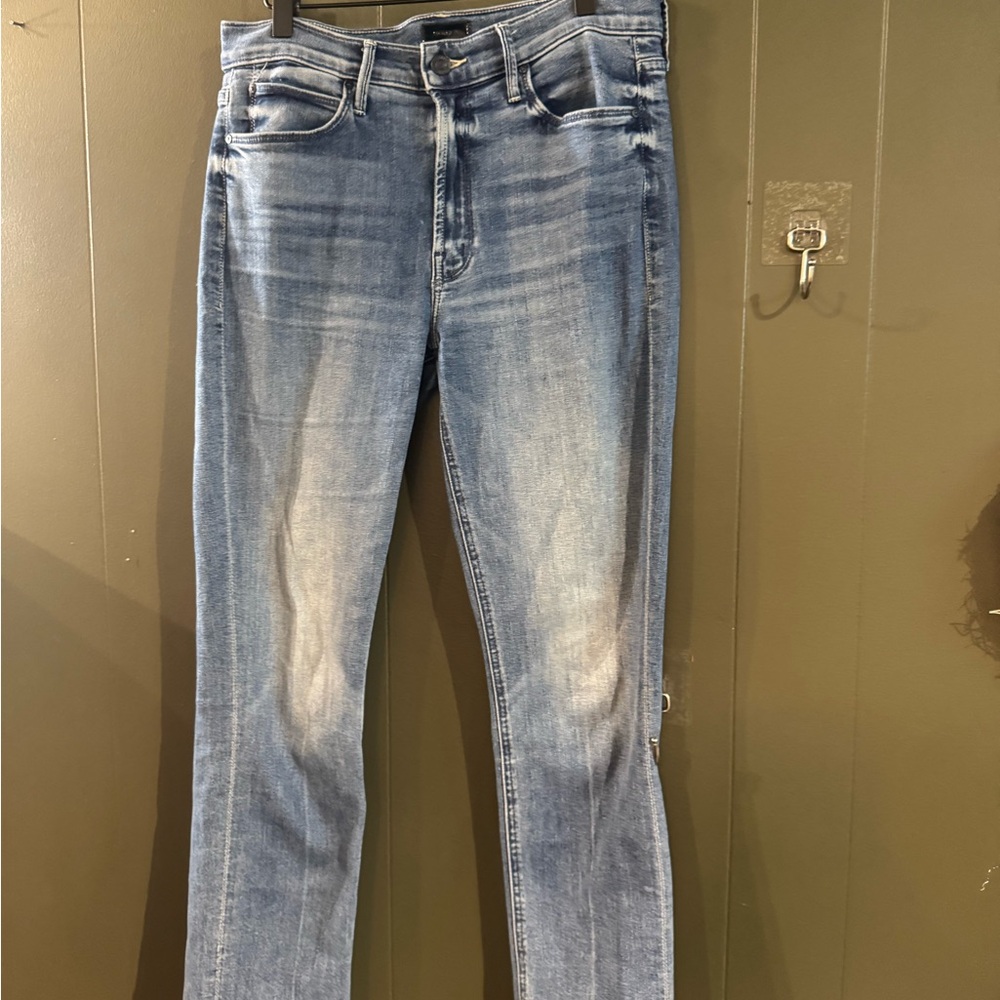 MOTHER Mid rise Dazzler Ankle in “Wish Upon a Star” wash